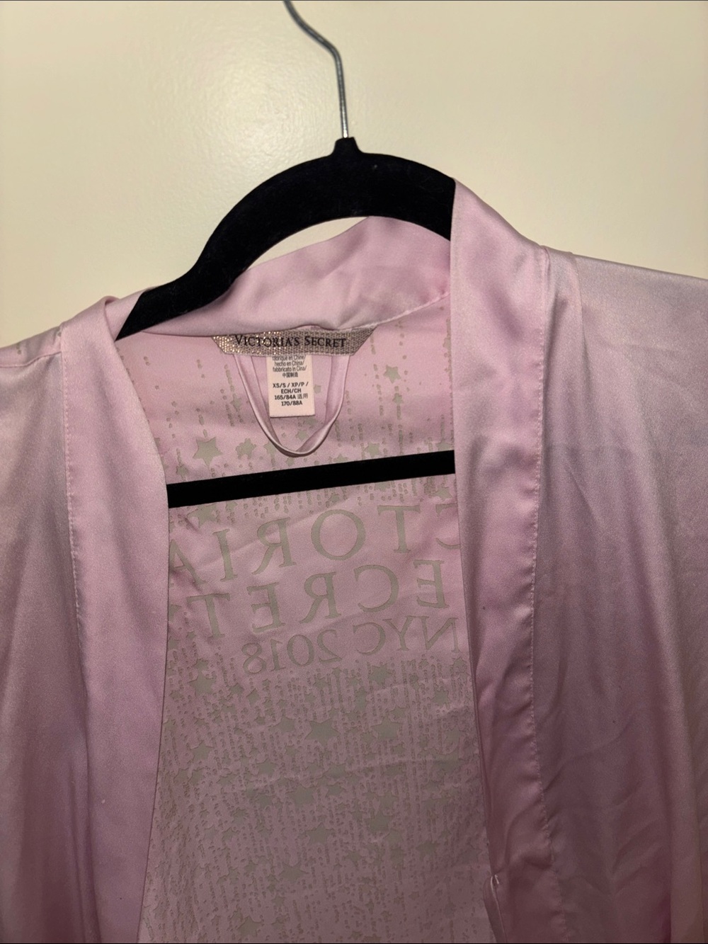 VS Robe - Picture 2 of 2